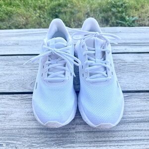 Nike Revolution